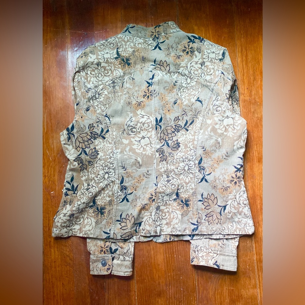 Jacket - Picture 3 of 6